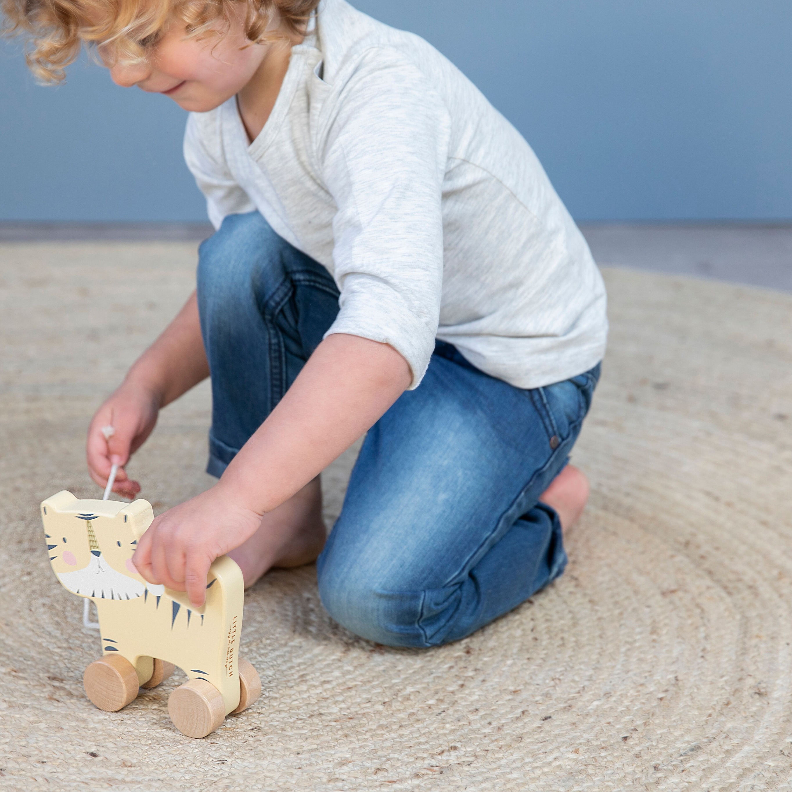 Little Dutch Tygrysek na sznurku 12m+