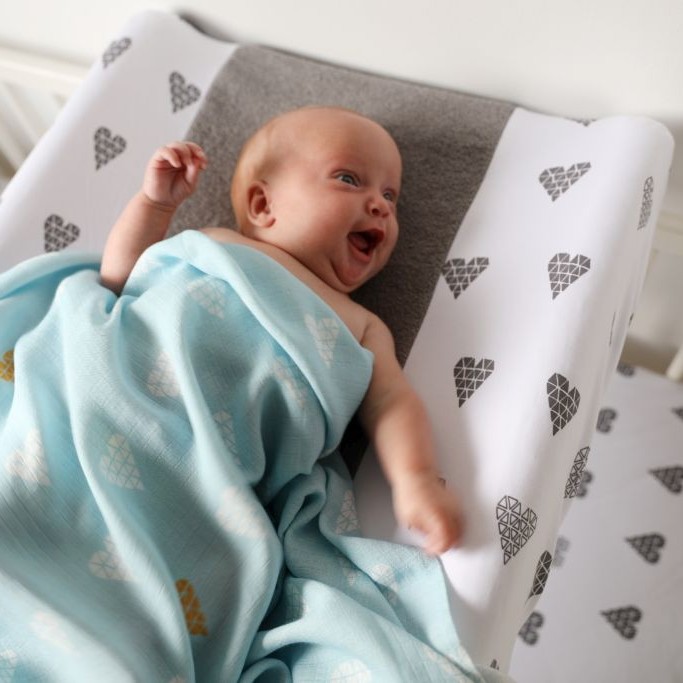 Pink no more Pokrowiec na przewijak Hearts 0+