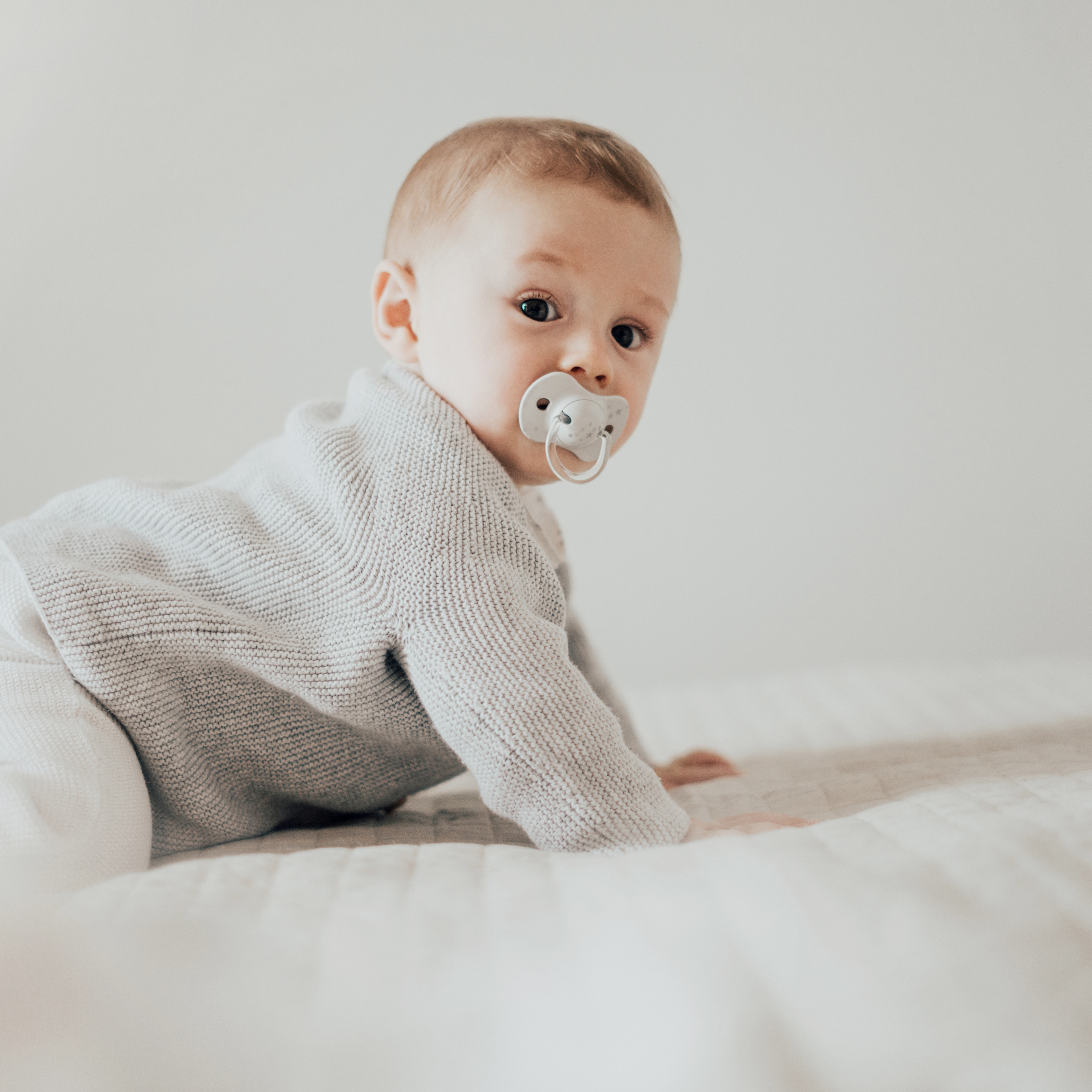 Suavinex Smoczek Fizjologiczny SX PRO +18m Szara Korona