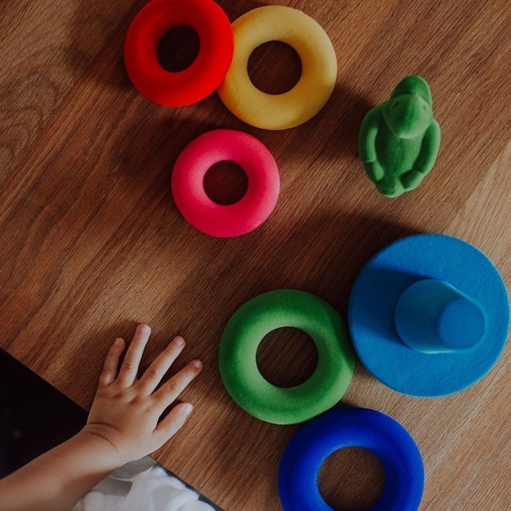 Rubbabu Piramida Sensoryczna z Piłką 1+