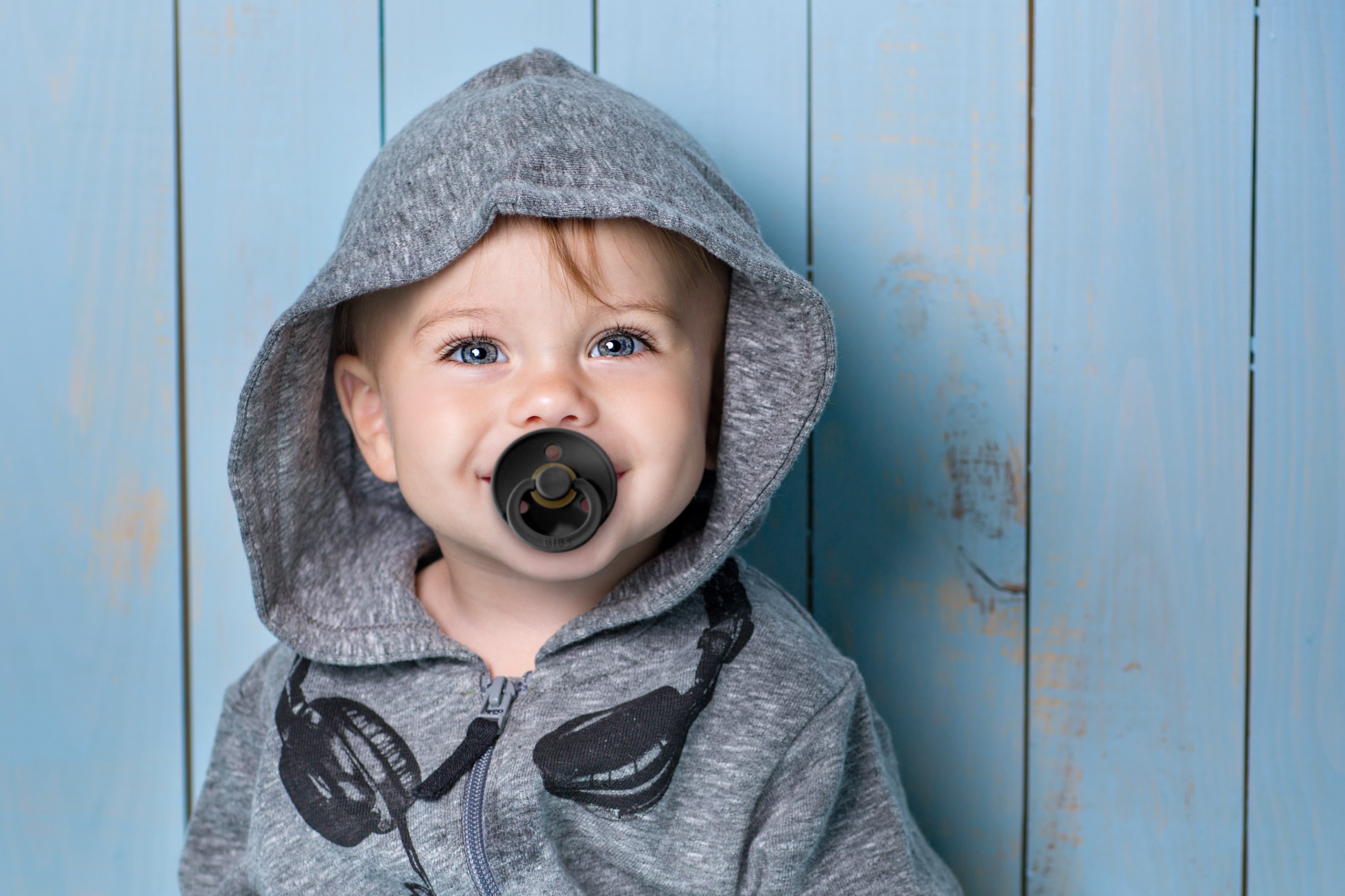 BIBS, SMOKEY M Dynamiczny Smoczek Uspokajający Hevea