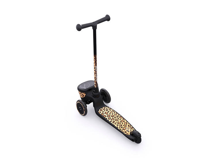 Scoot & Ride Hulajnoga Leopard 2+ Lifestyle