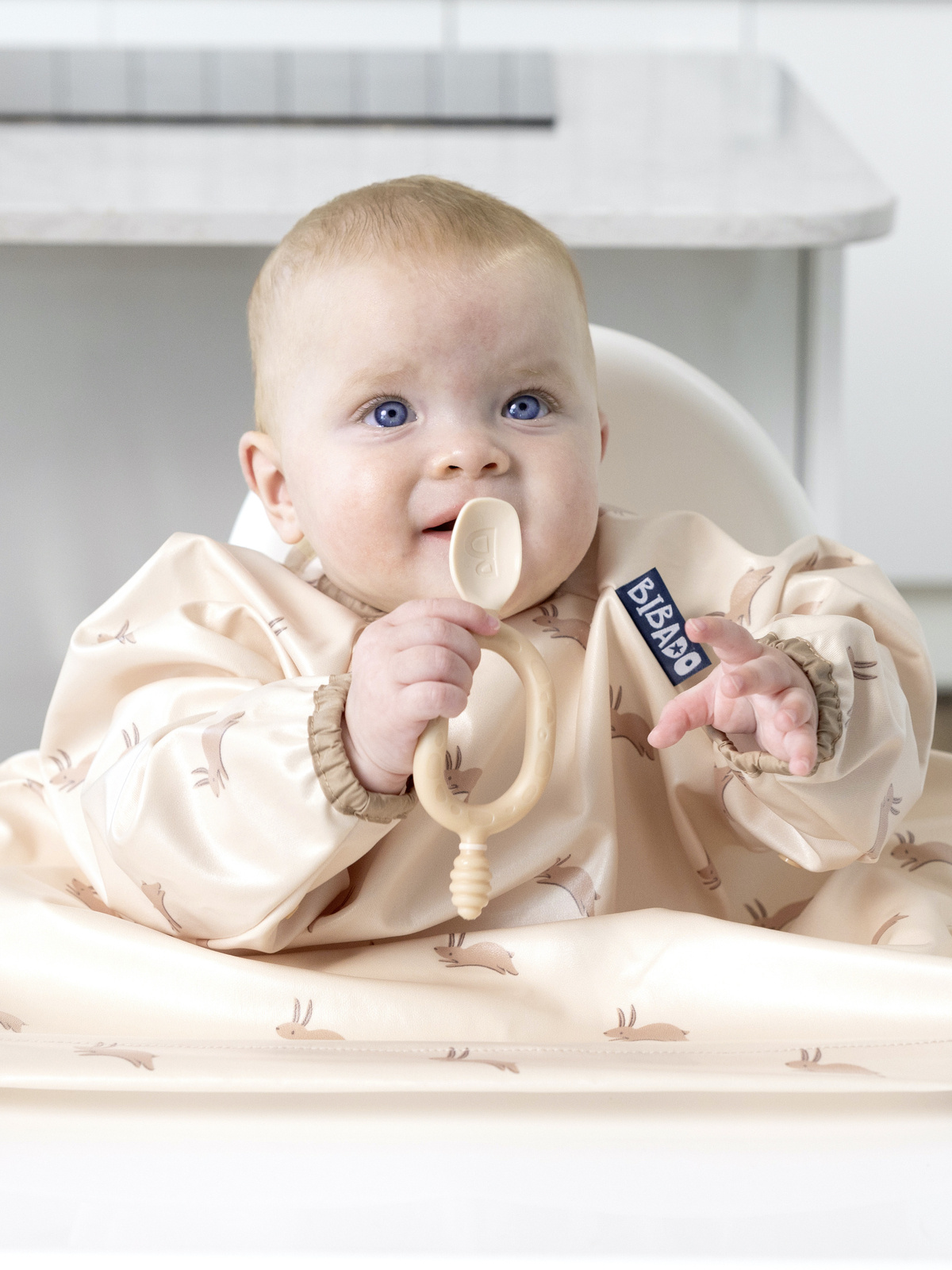 BIBaDO Wodoodporny śliniak z długim rękawem BLW 6m+