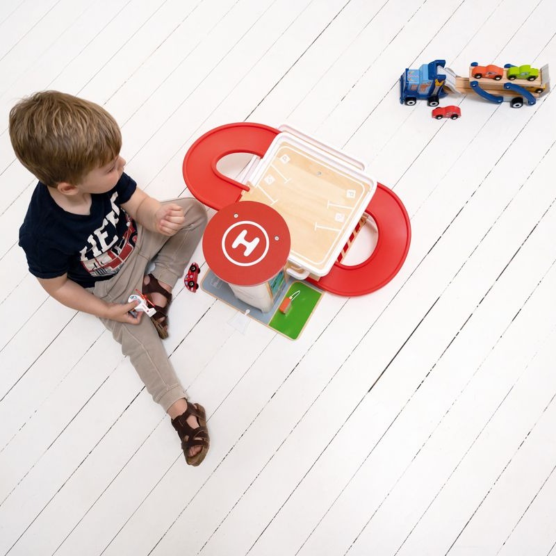 Scratch Garaż Drewniany z Windą 3+