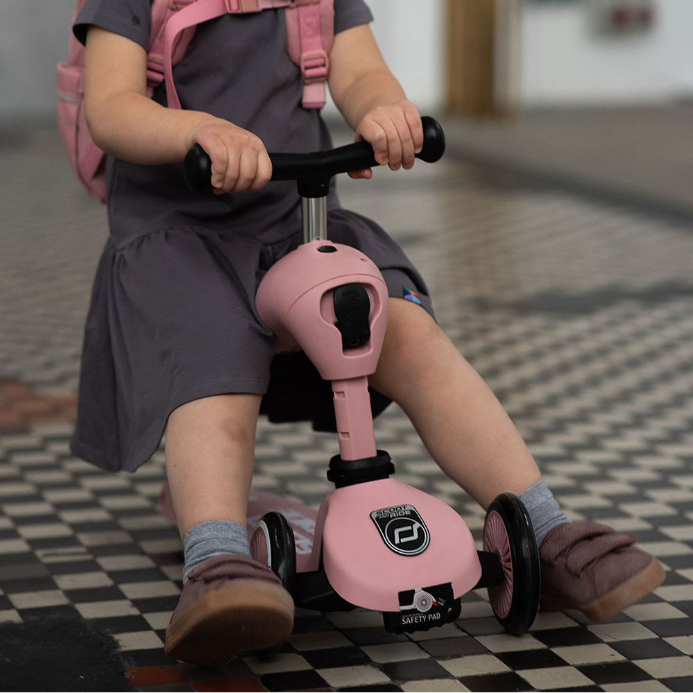 Scootandride Kask dziecięcy S-M 3+ Rose