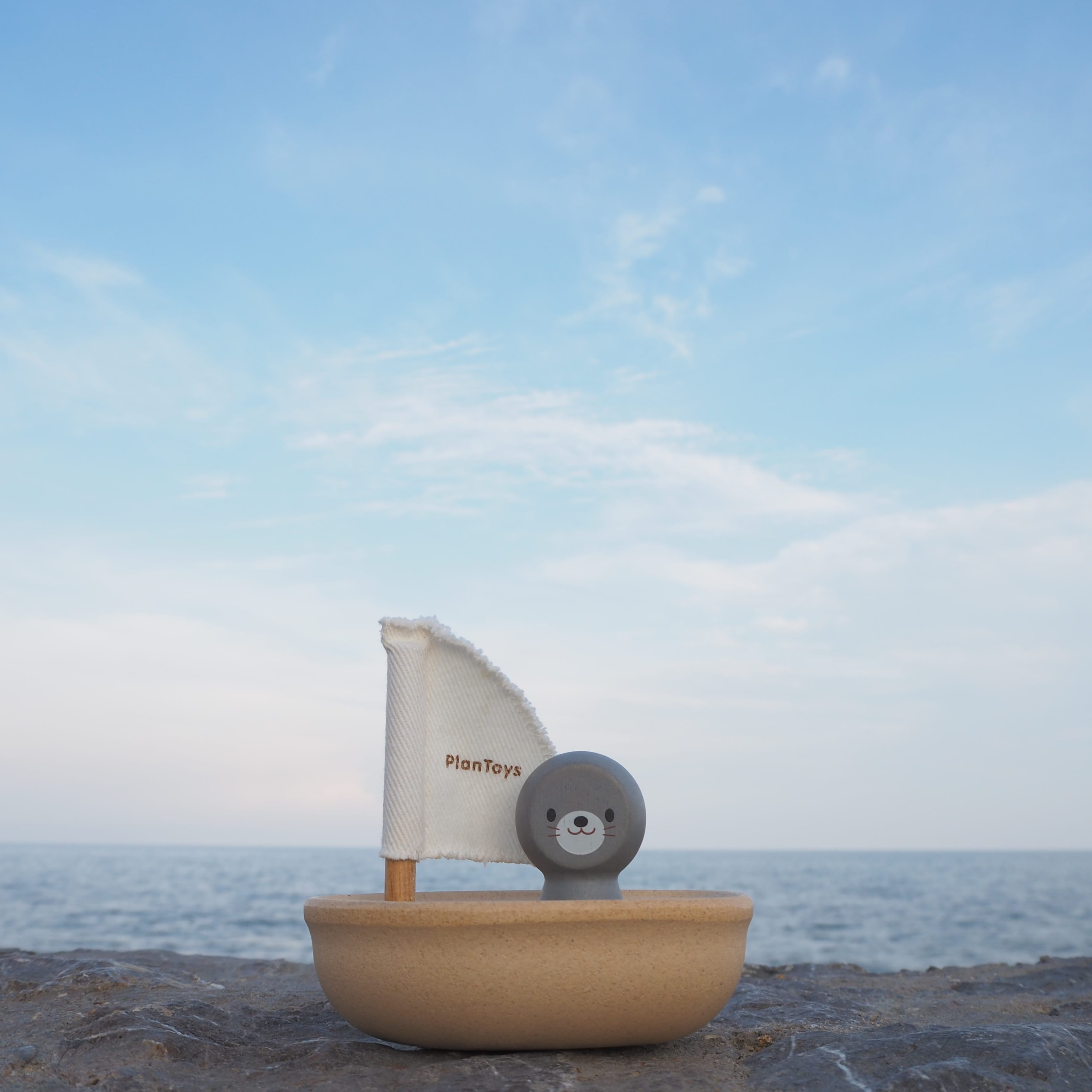 PlanToys Żaglówka z Foczką - Zabawka do Kąpieli 1+