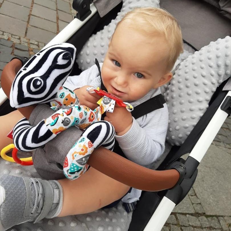 Mom's Care Spiralka wózkowa biało-czarna 0+