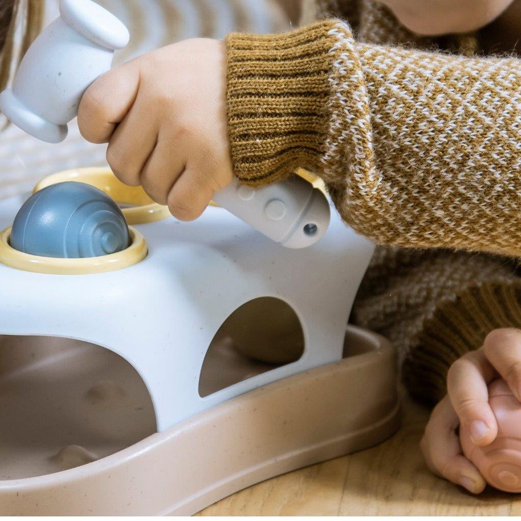 Dantoy Bio Tiny Przebijanka z Kulkami i Młotkiem 10m+