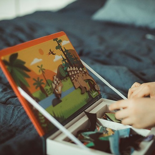 Janod Magnetibook Dinozaury Układanka Magnetyczna 3-8 lat