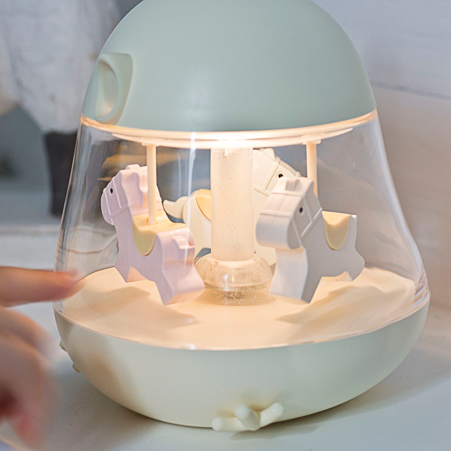 Rabbit&Friends, Lampka z pozytywką kurczak róż