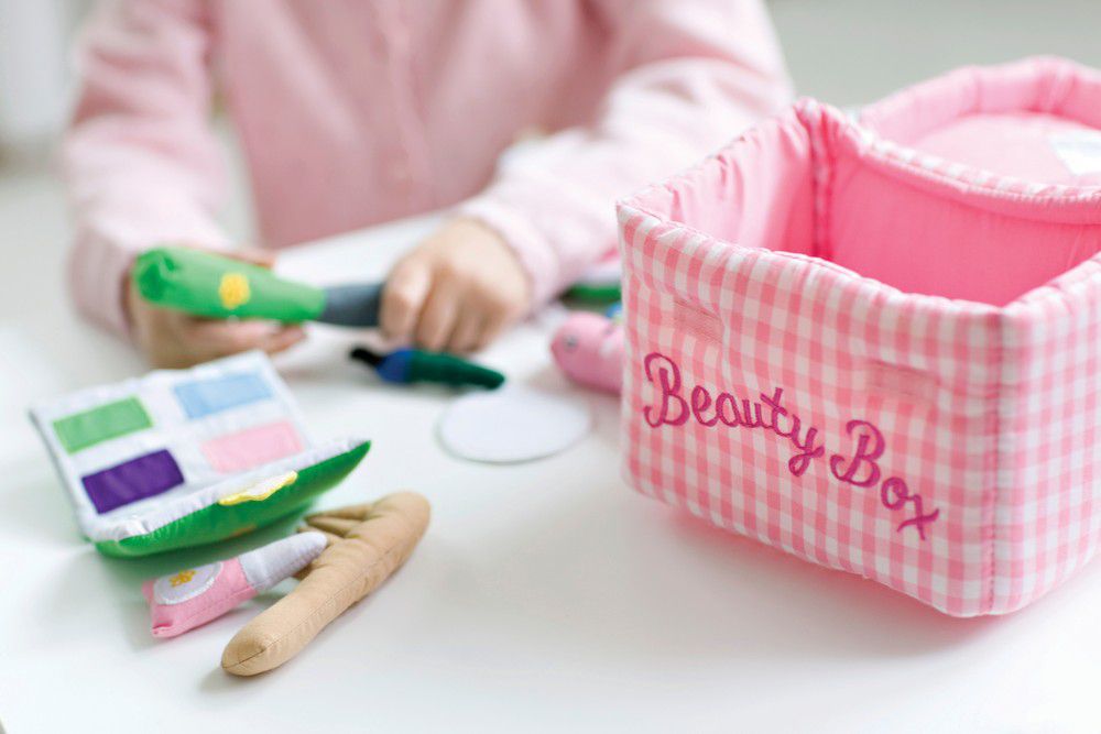 Kuferek z kosmetykami oskar&ellen