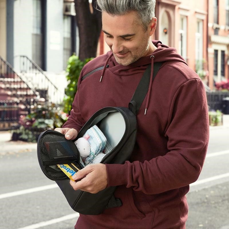 Skip Hop Plecak Paxwell Sling Black Camo dla Taty