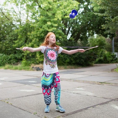 BS Toys Diabolo z kijkami 10cm 6+