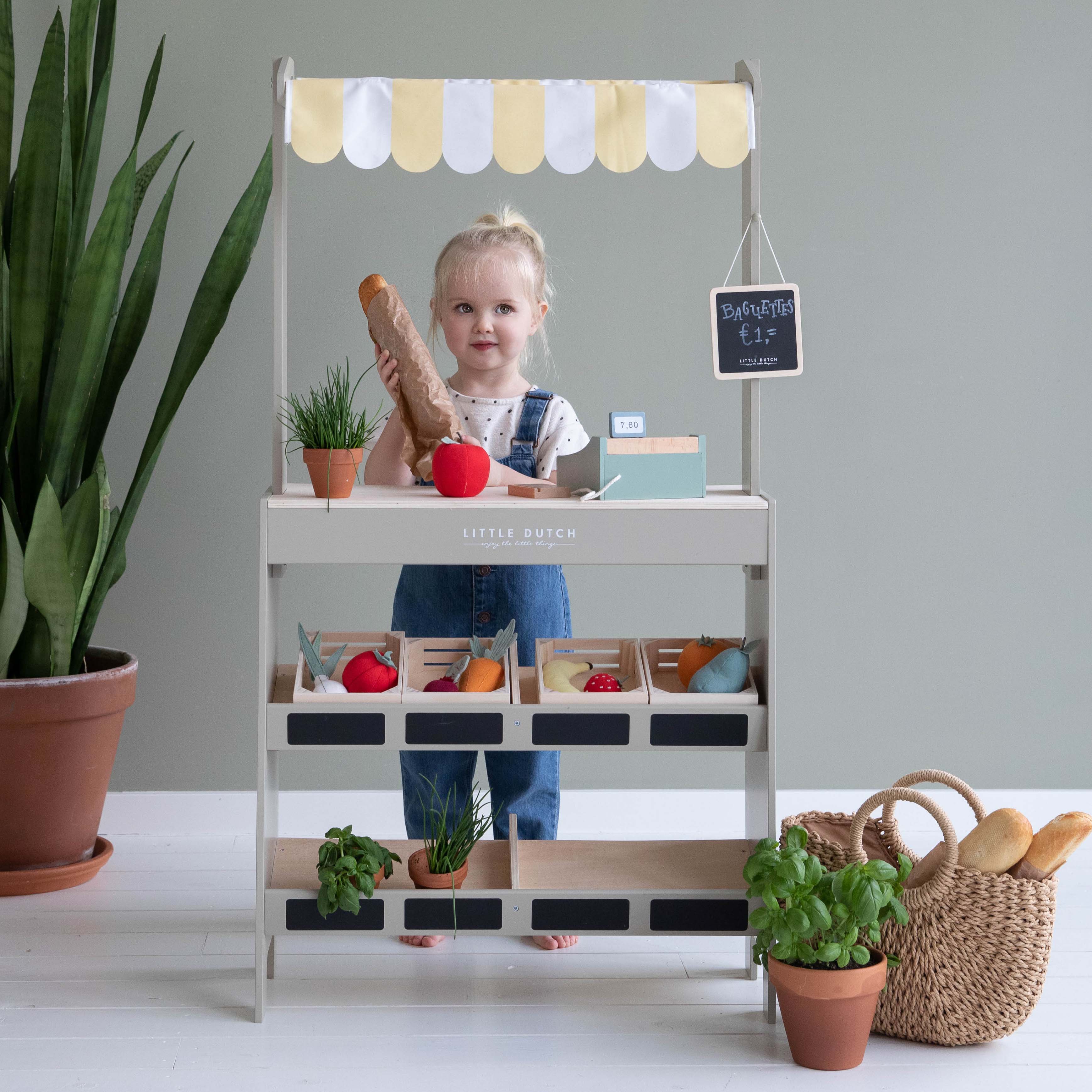 Little Dutch,  Drewniany Stragan