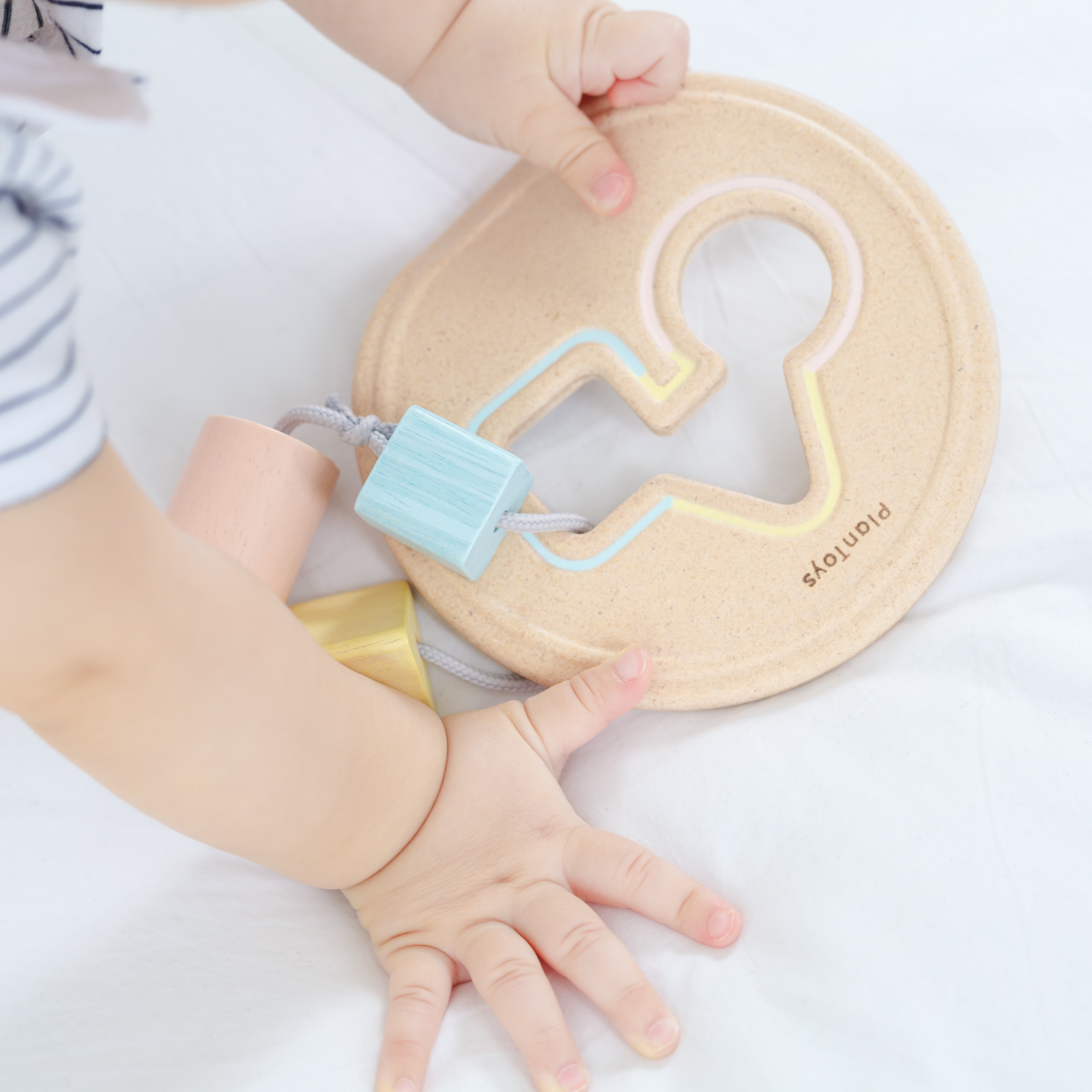 Plan Toys Pastelowy pierwszy sorter 12m+