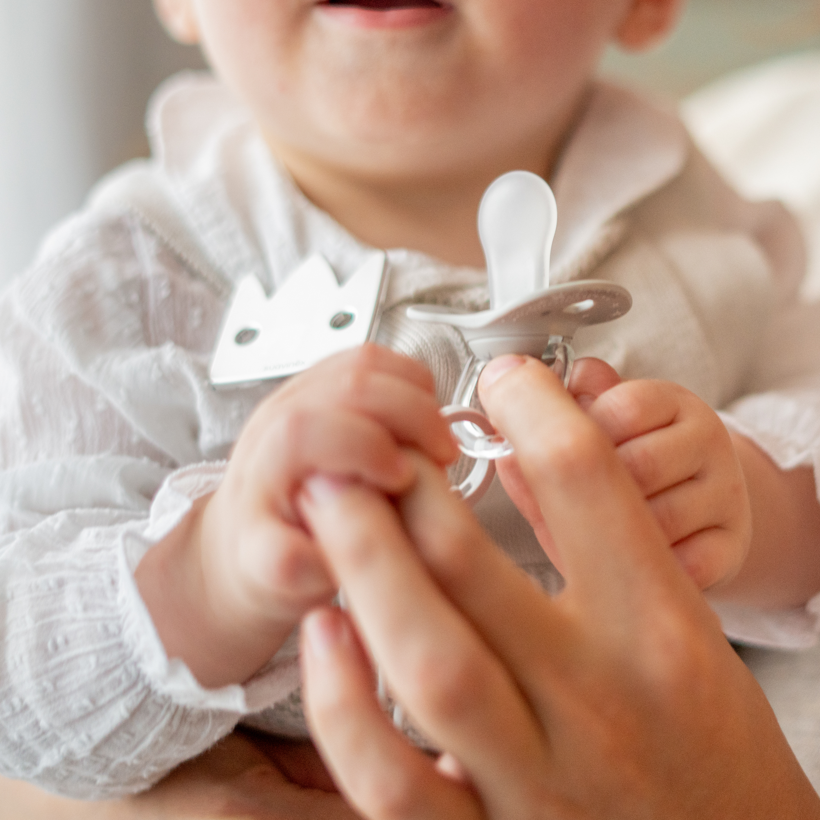 Suavinex Smoczek Fizjologiczny SX PRO +18m Szara Korona