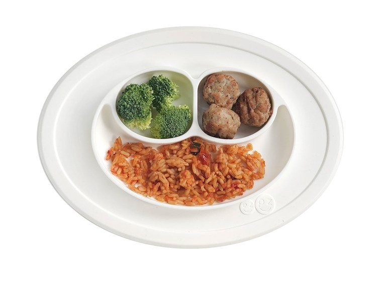 EZPZ Silikonowy talerzyk z podkładką Mini Mat 2w1 6m+ biały