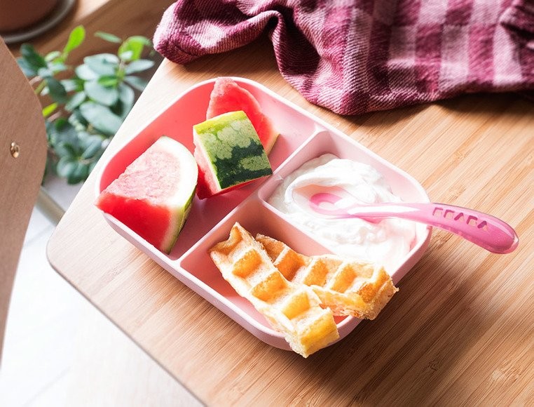 Beaba Komplet naczyń silikonowy z przyssawką i łyżeczką Różowy 4m+