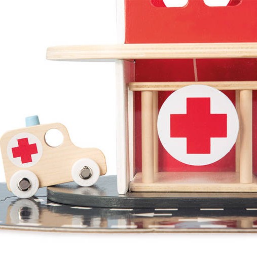 Janod Remiza Strażacka z Akcesoriami Bolid 2+