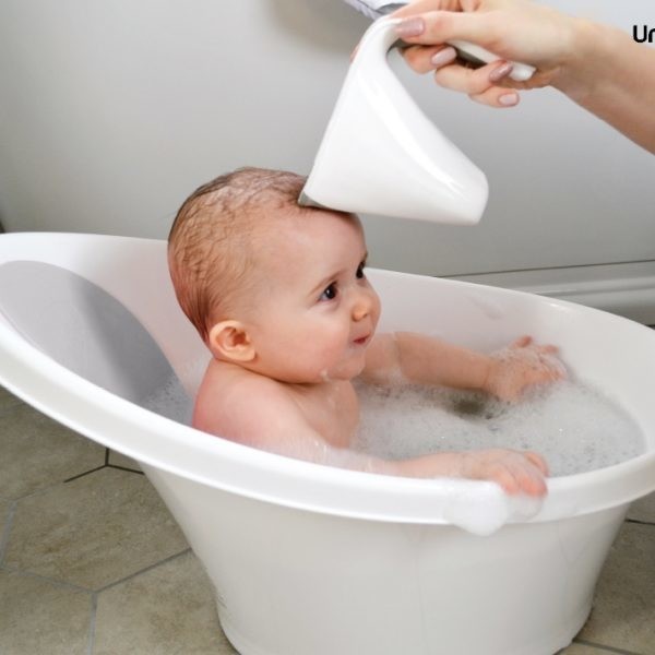 Shnuggle Kubek do mycia włosów Washy Jug 0+ miesięcy