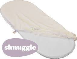 Shnuggle Prześcieradło Kremowe 2 szt. do kosza Mojżeszowego