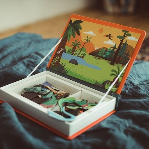 Janod Magnetibook Dinozaury Układanka Magnetyczna 3-8 lat