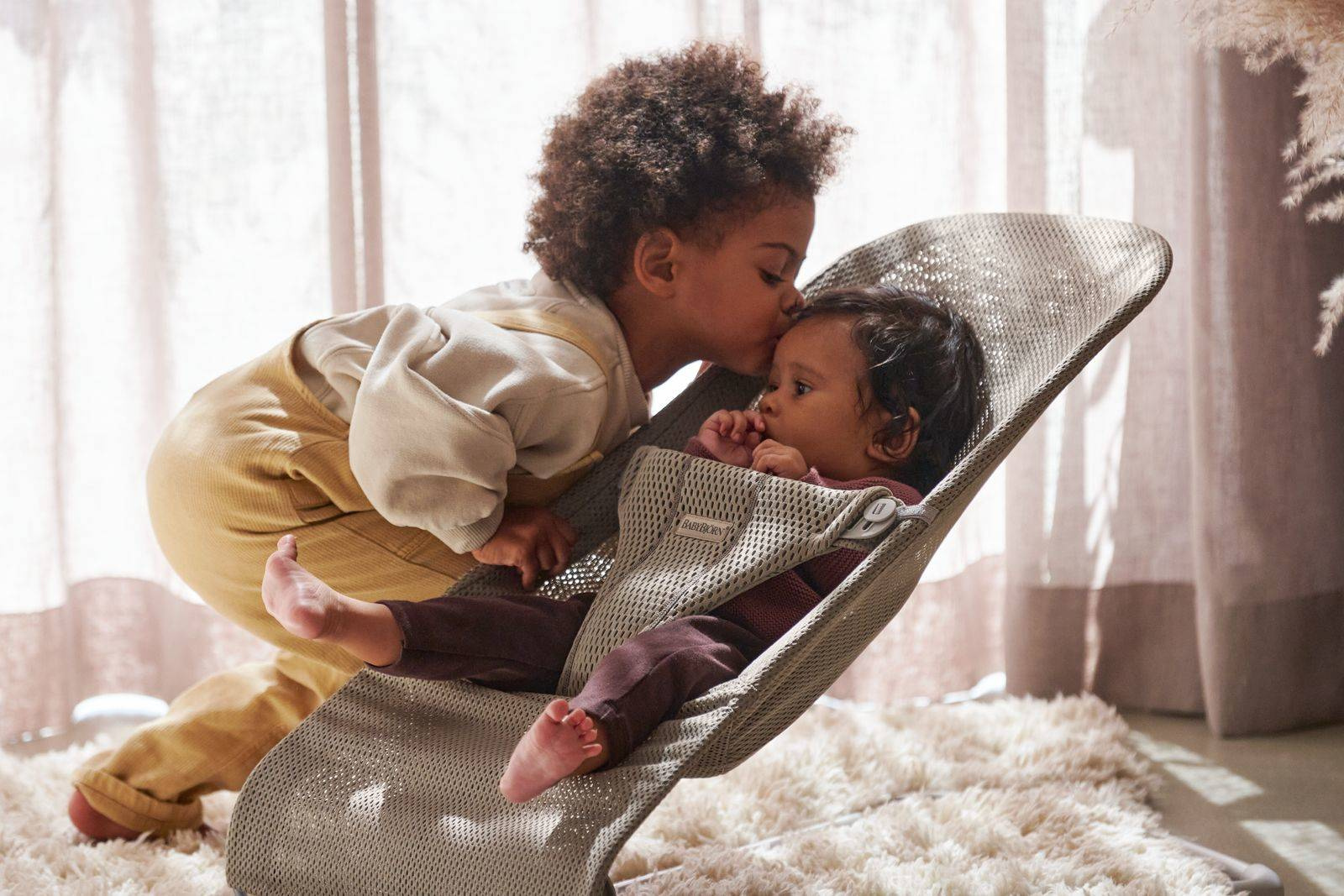 BabyBjorn Leżaczek Bliss Mesh  Szary Beż