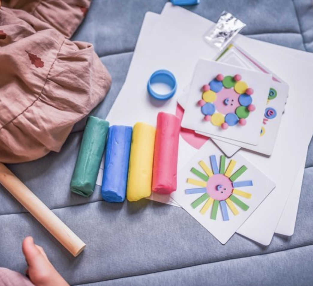 Auzou Zestaw Pastelowa modelina 12 kolorów 3+