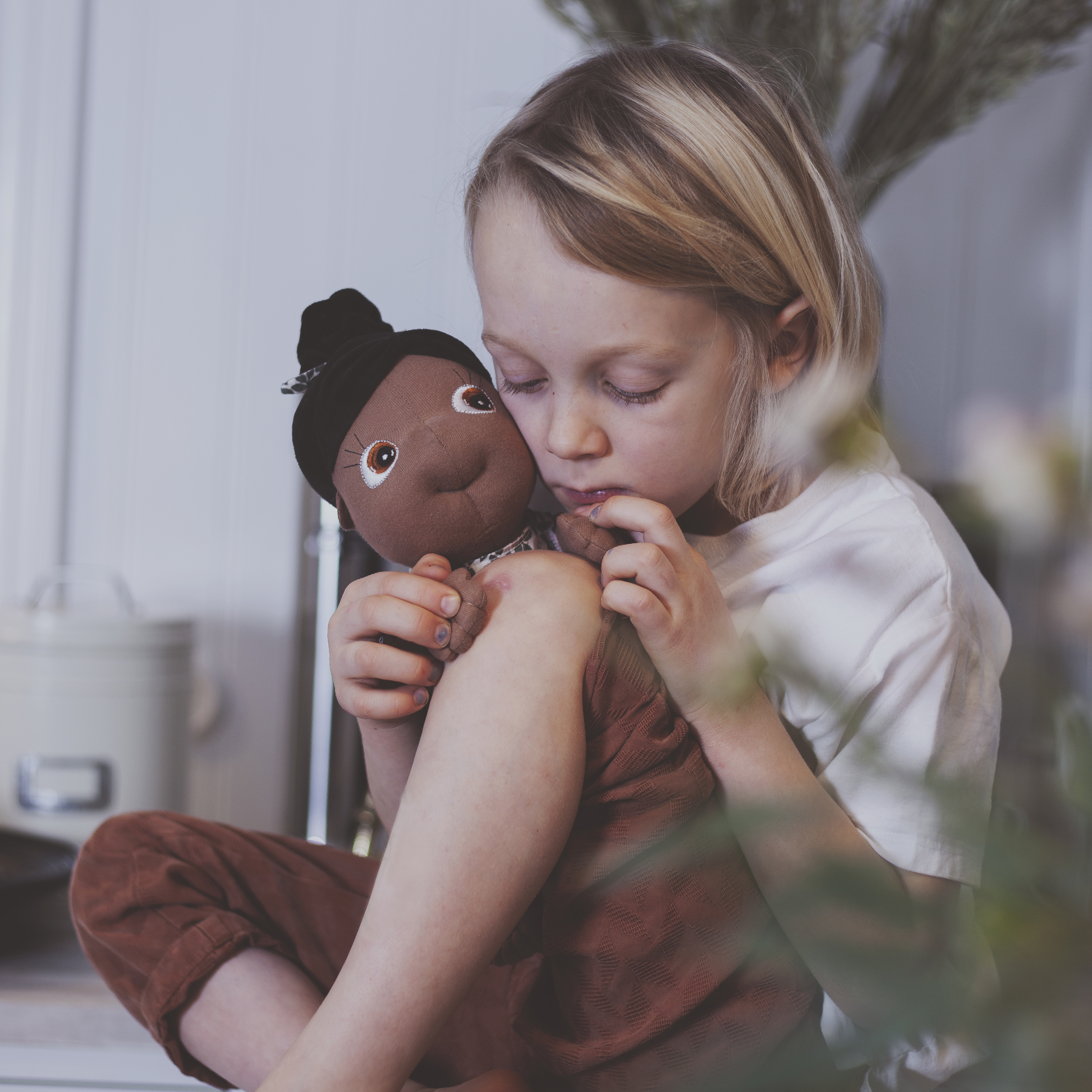 Miękka lalka z termoforem Summer Tummies – ekologiczna | Rubens Barn