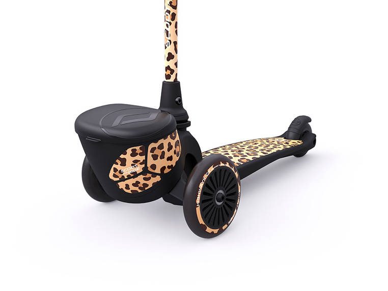 Scoot & Ride Hulajnoga Leopard 2+ Lifestyle
