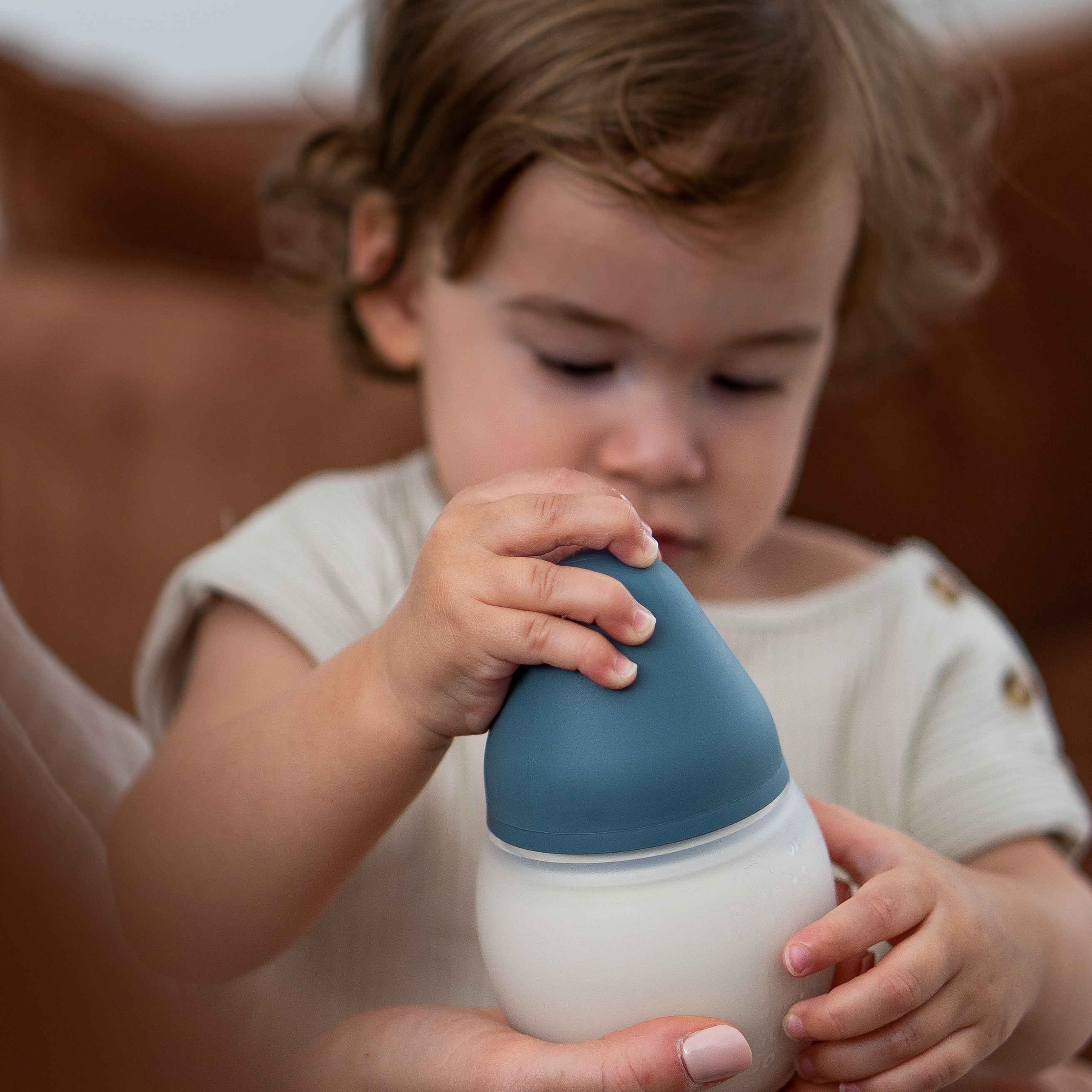 Elhee Miękka butelka antykolkowa 240ml Blue Gray 0+