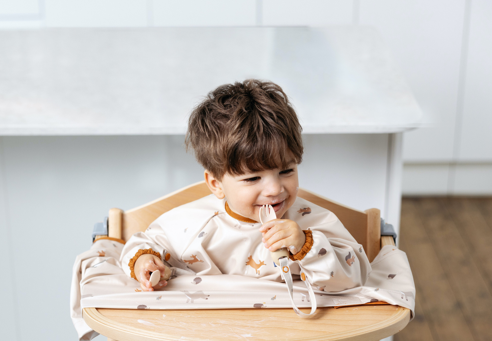 BIBaDO Wodoodporny śliniak z długim rękawem BLW 6m+