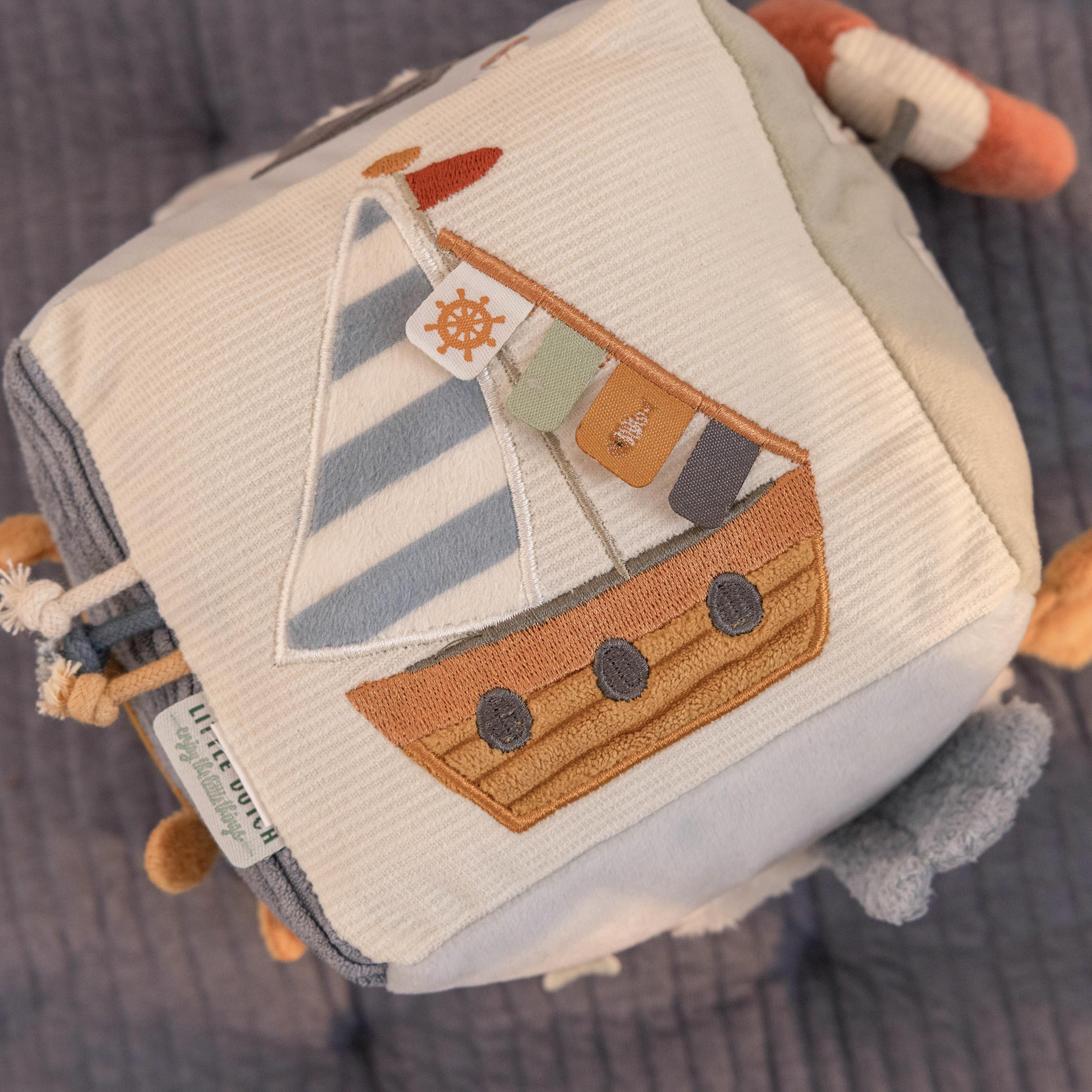 Little Dutch Kostka Aktywizująca Sailors Bay 6m+