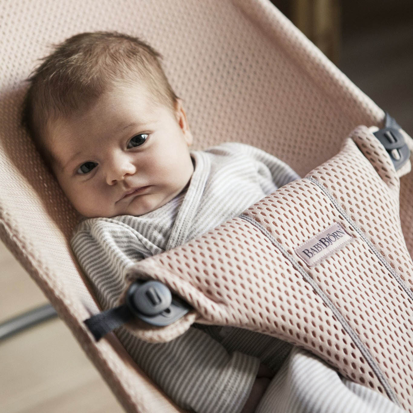 BabyBjorn Leżaczek Bliss Mesh Pudrowy Róż 0+