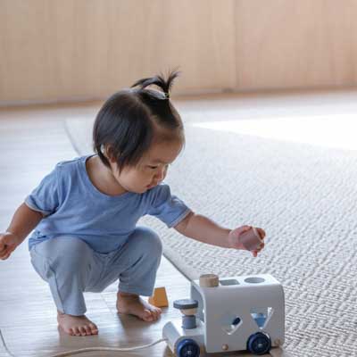 Plan Toys Autobus Sorter Kształtów 12m+