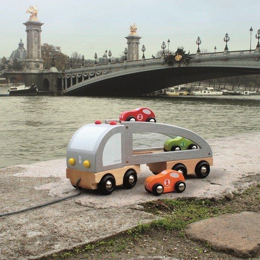 Janod, samochód drewniany laweta do ciągnięcia,