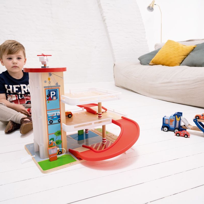 Scratch Garaż Drewniany z Windą 3+