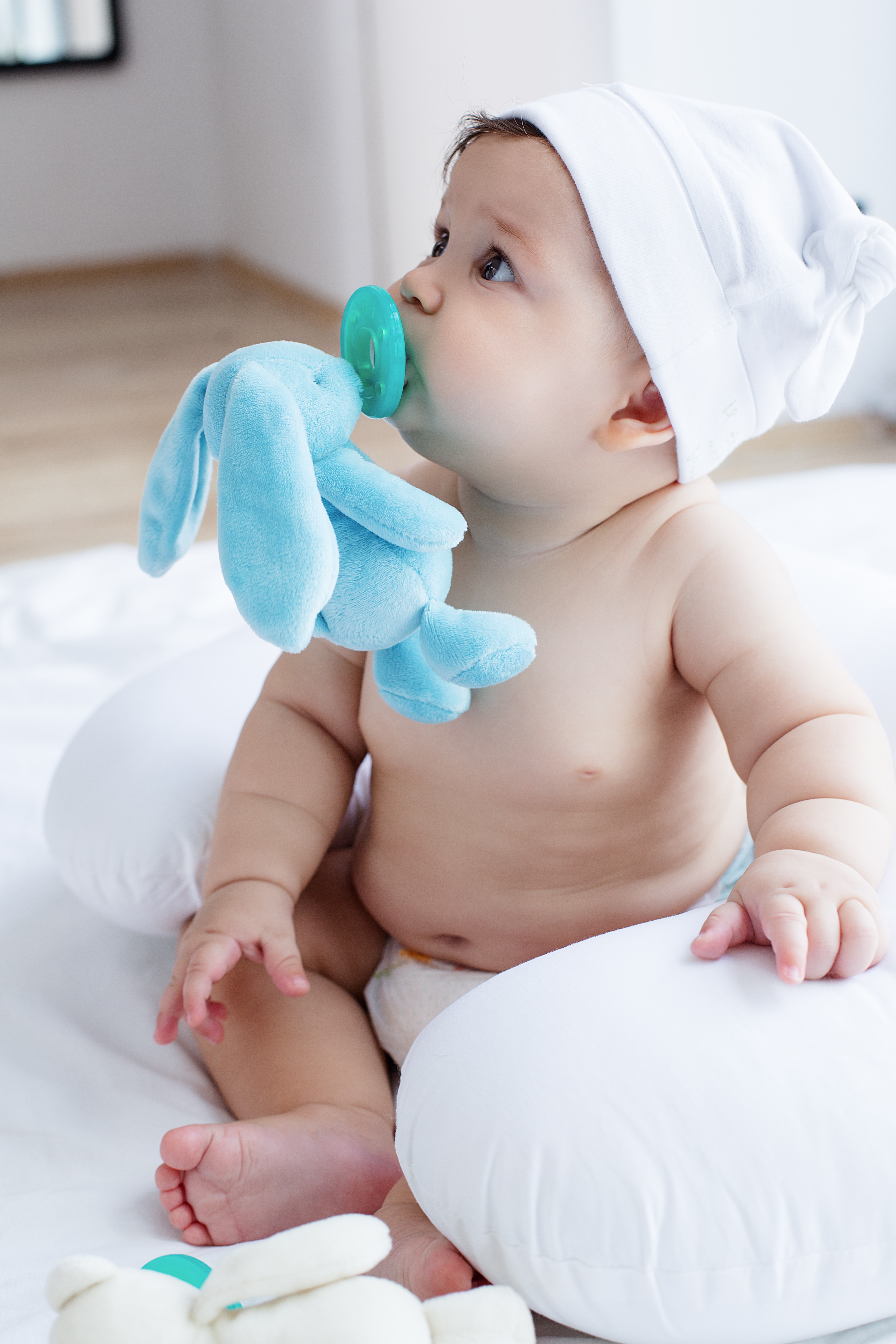 Minikoioi Smoczek z przytulanką Blue Bunny 0+