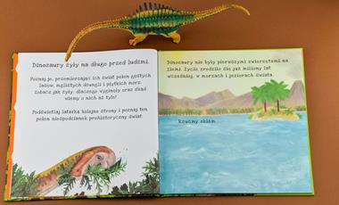 Api Papi Dinozaury Podświetl i Odkryj Książka Aktywizująca 3+
