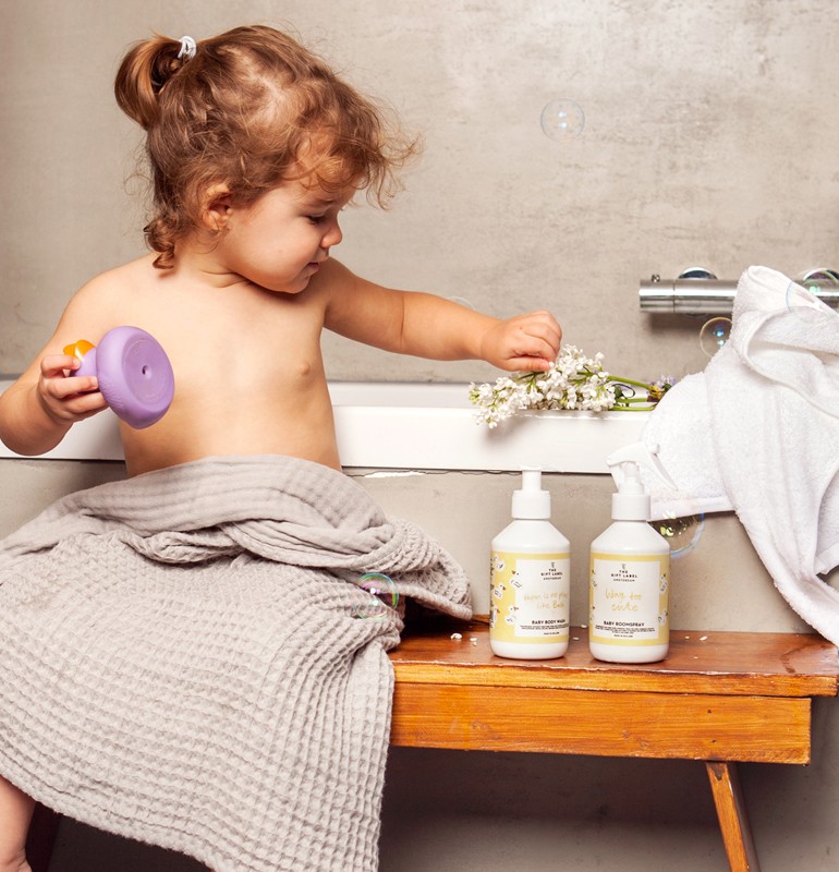 The Gift Label, Wegański żel do mycia dla dzieci There is no place like bath 250 ml