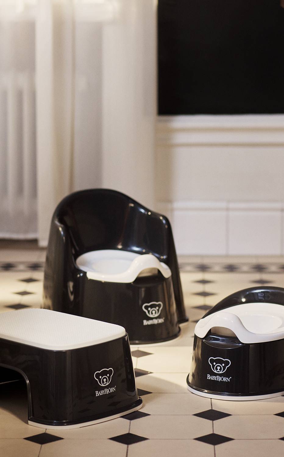 Babybjorn Nocnik Smart Czarny - Kompaktowy | 6m+