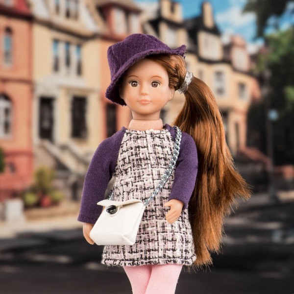 Lori Lalka Szatynka 15cm w Fioletowym Kapeluszu