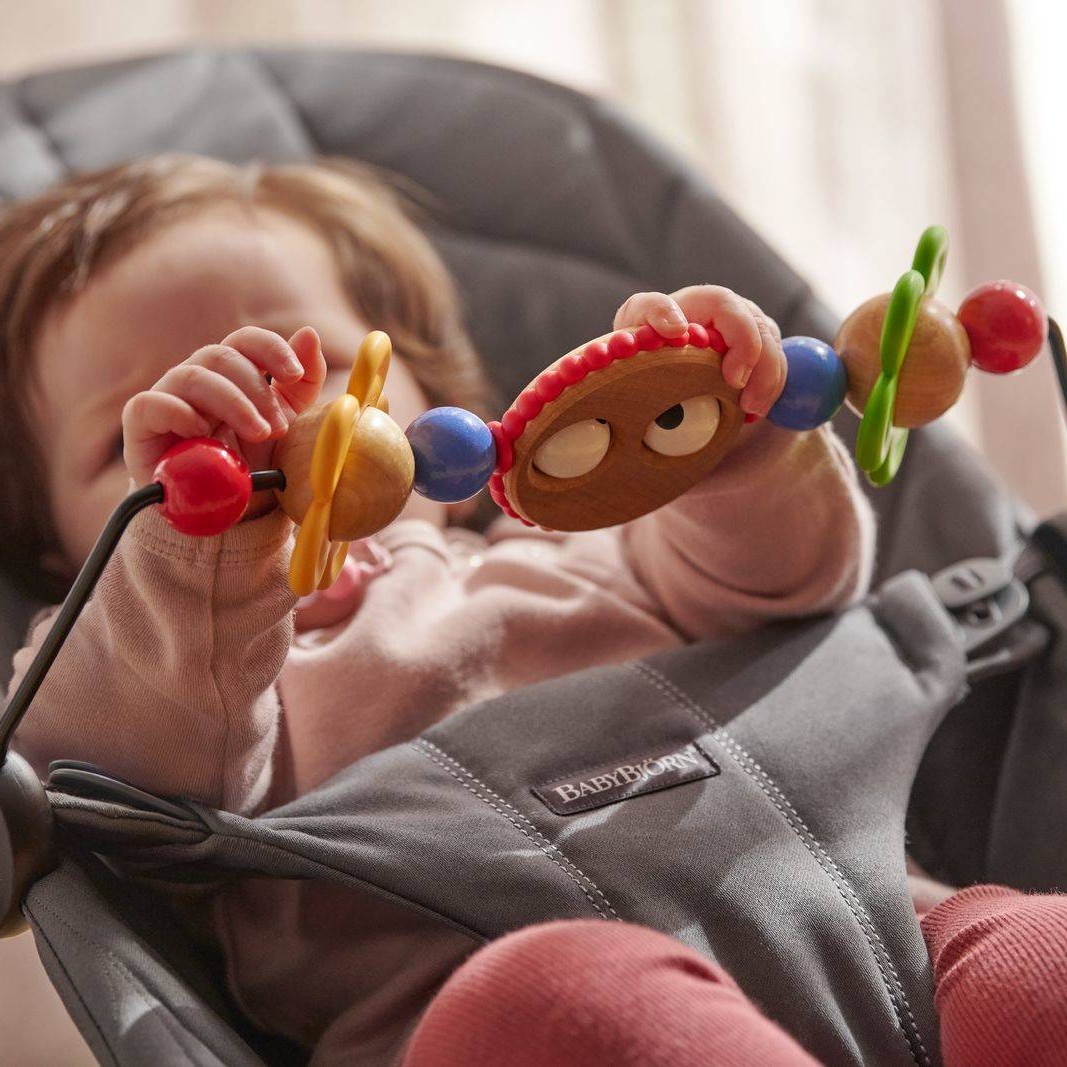 BabyBjorn Leżaczek Bliss Cotton Antracyt + Zabawka Googly Eyes