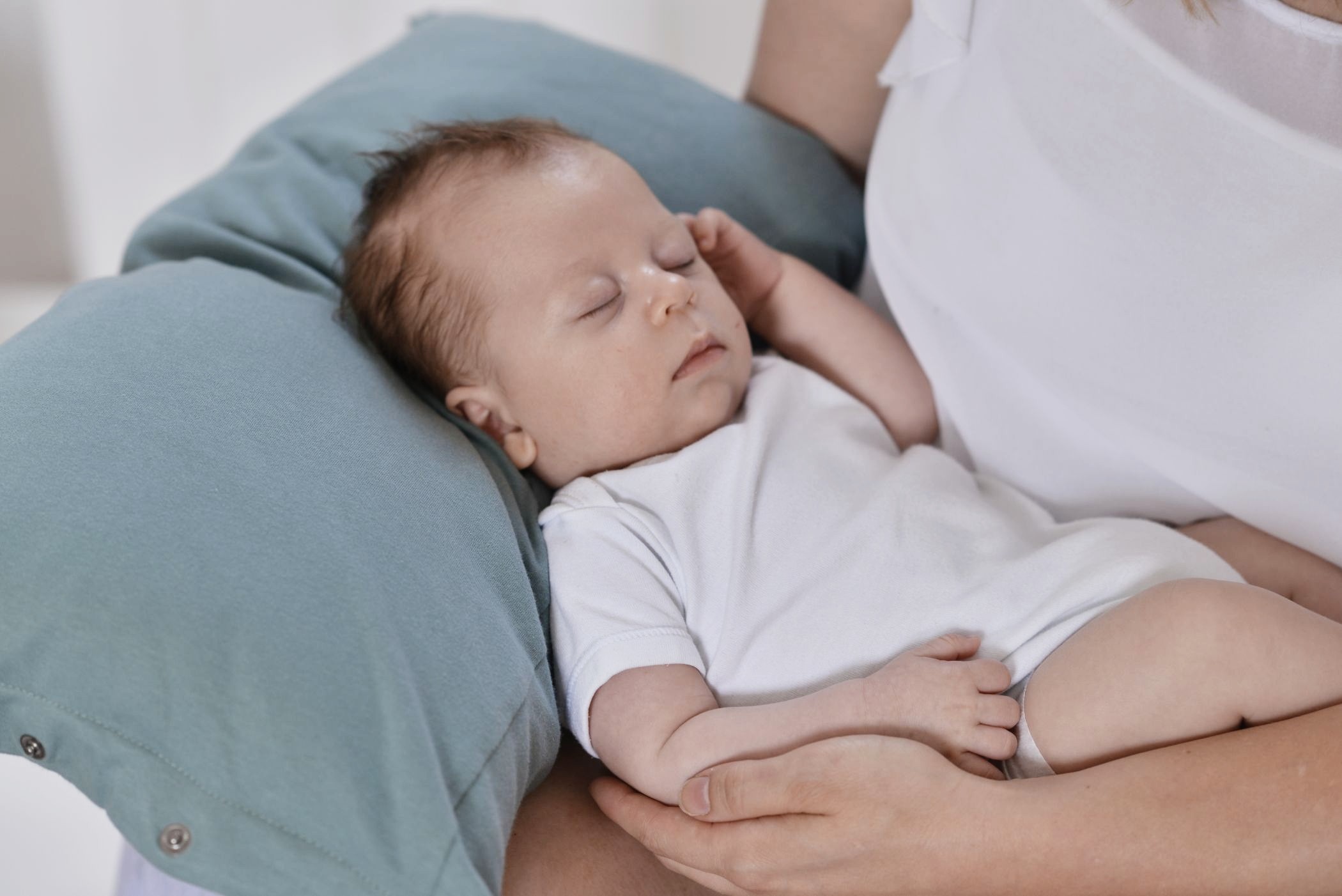 Poofi Poduszka do karmienia na rękę - popielata 0+