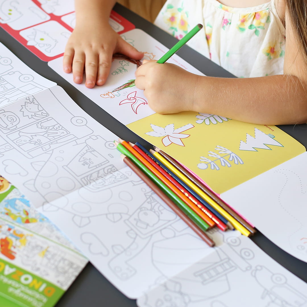 Czuczu, Zestaw rysowanek Dinozaury 4+