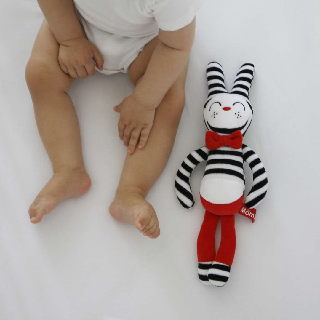 Mom's Care Przytulanka kontrastowa Hycuś 0+