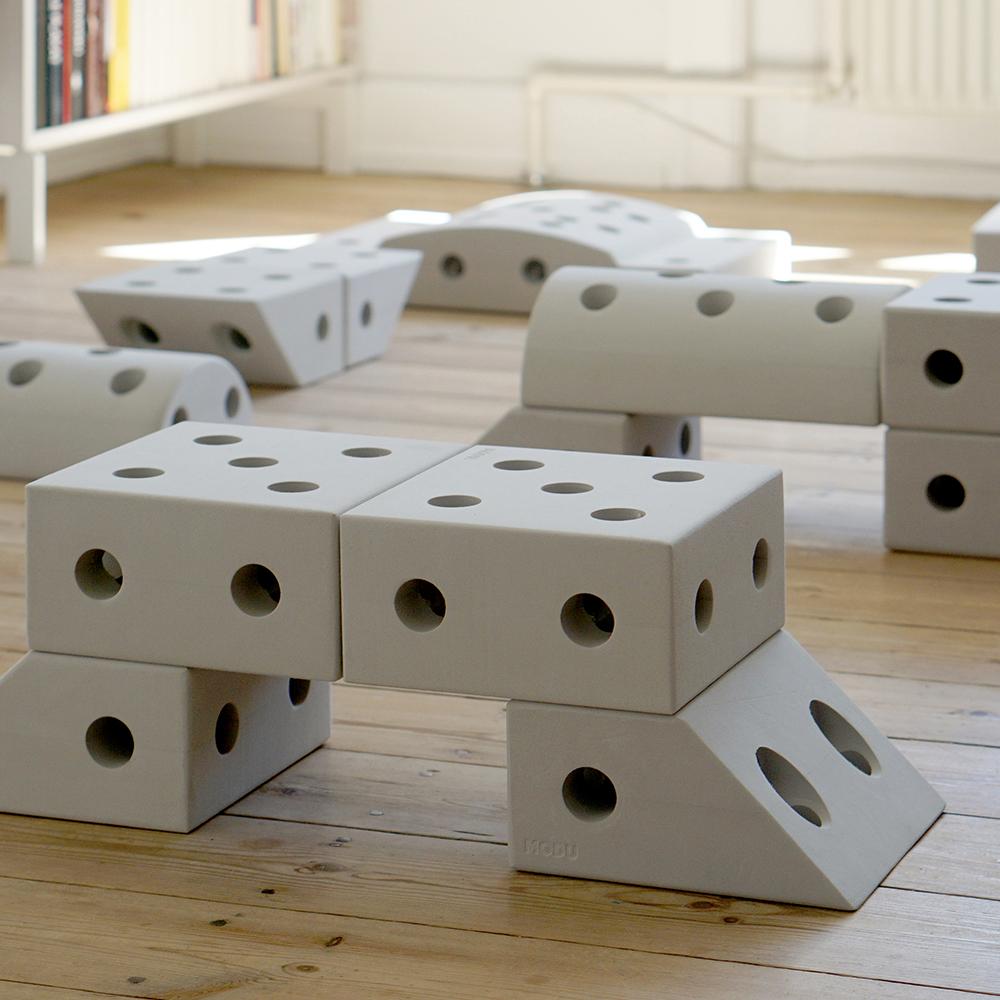 MODU Dreamer Kit 12w1 Jeździk i Klocki Czerwone 1+