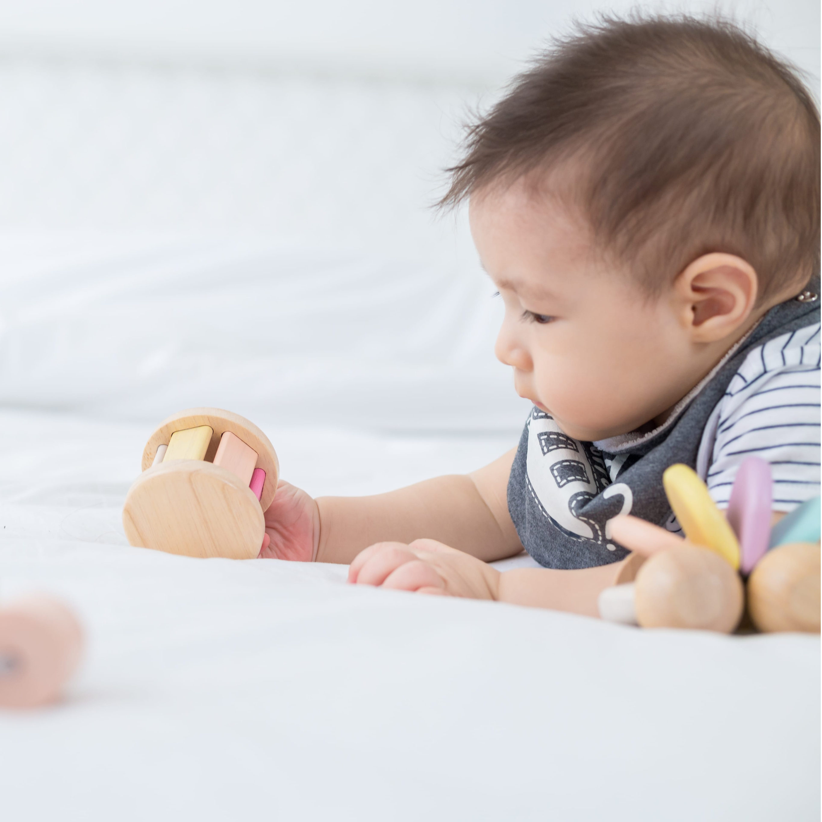 Plan Toys Pastelowa Grzechotka Roller 0+