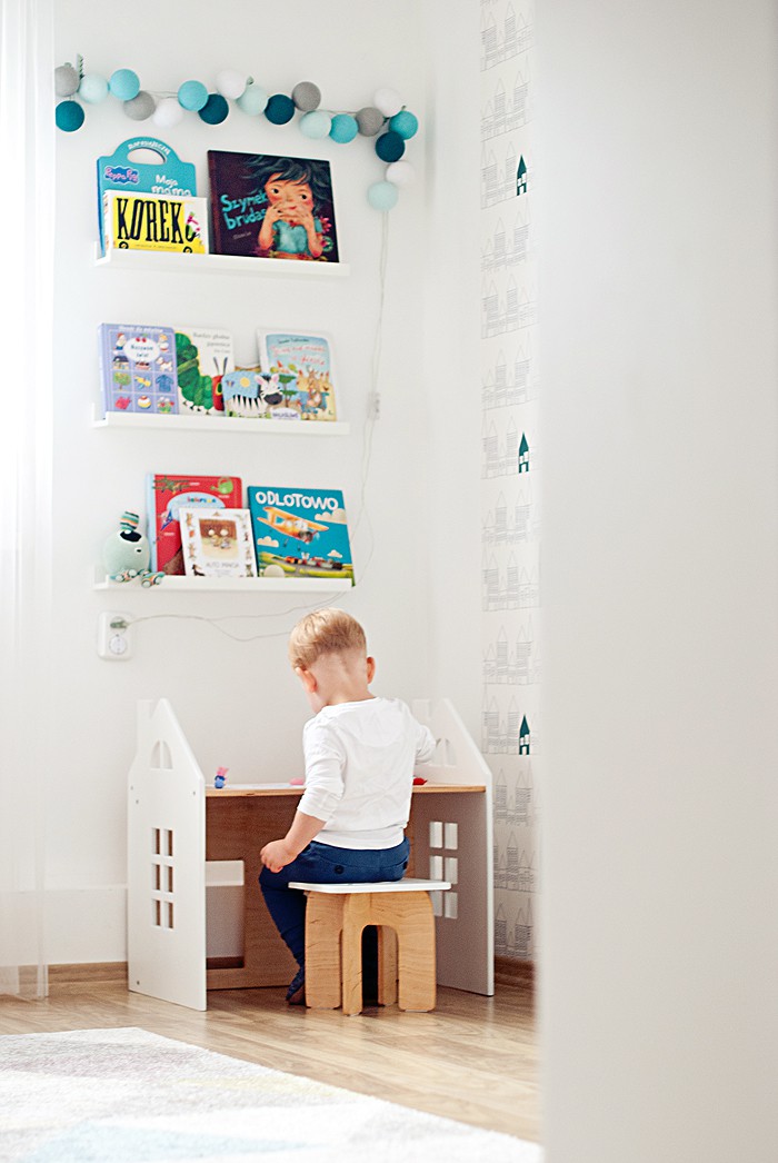 Planeco Biurko Kajtek z Taboretem Białe 1+