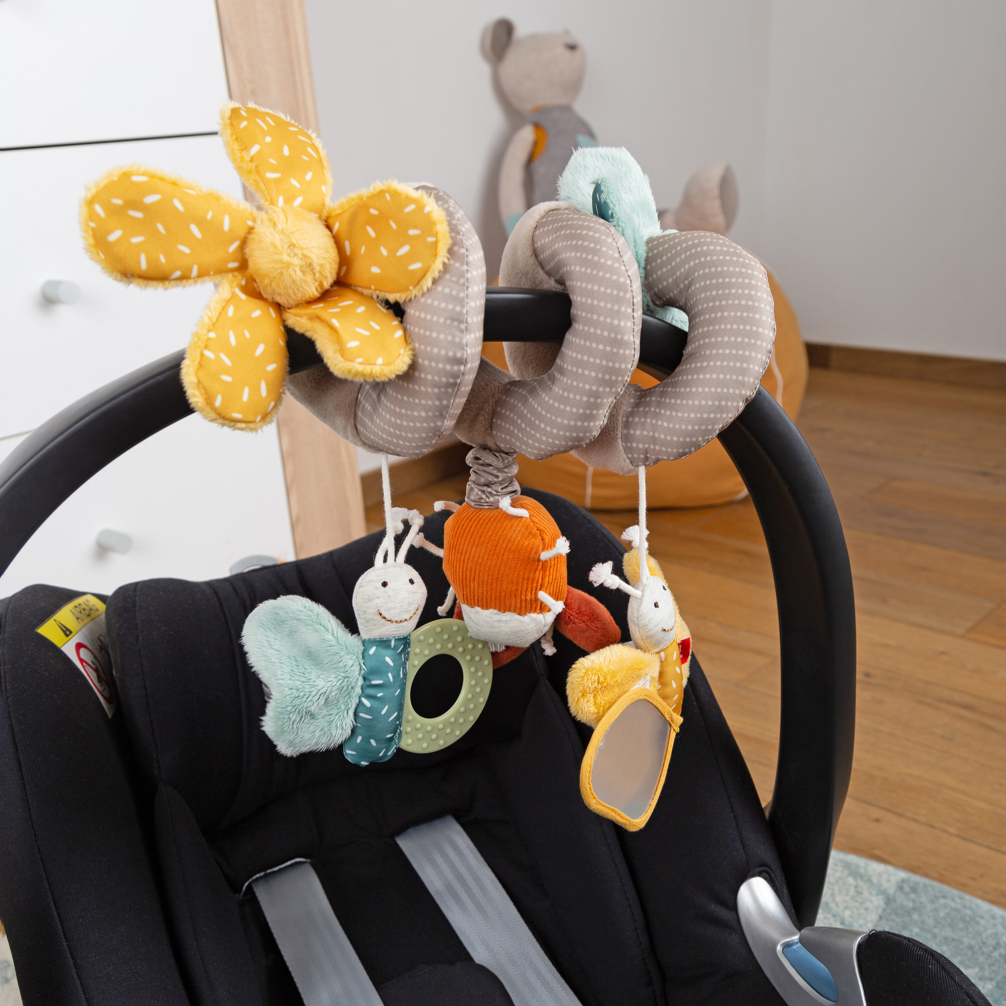 Zabawka rozwojowa Spirala Motyle – grzechotka, lusterko i gryzak 45 cm – sigikid